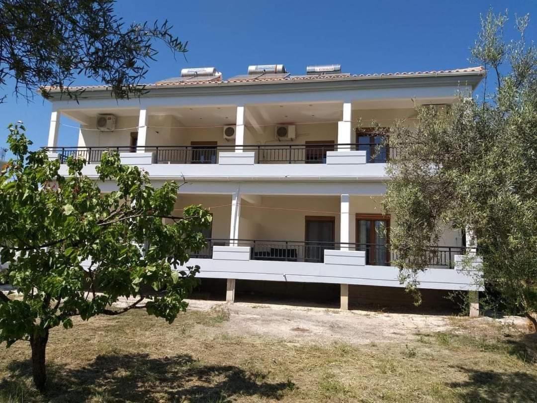 Chris Apartment Vasiliki  Exterior photo